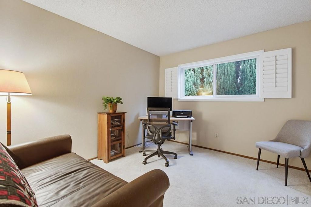 Image 21 of property listing at 2086 Valley Lake Drive, El Cajon, CA 92020