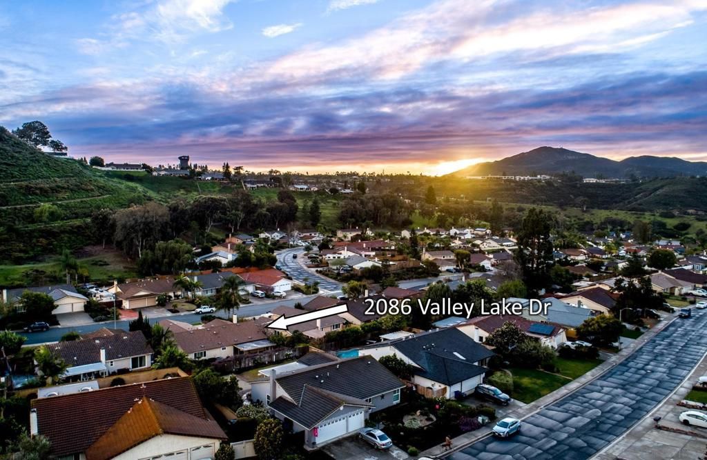Image 4 of property listing at 2086 Valley Lake Drive, El Cajon, CA 92020