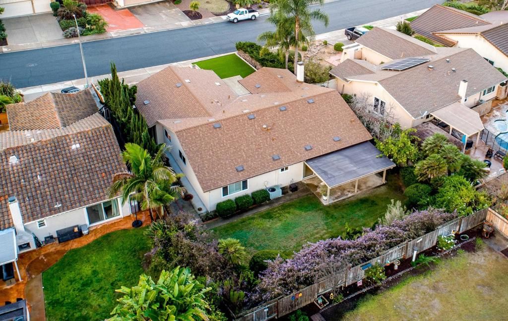 Image 6 of property listing at 2086 Valley Lake Drive, El Cajon, CA 92020