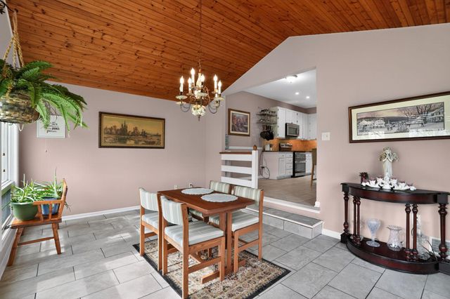 1307 HARNESS LN, Chester Springs, PA 19425