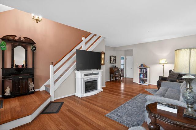 1307 HARNESS LN, Chester Springs, PA 19425