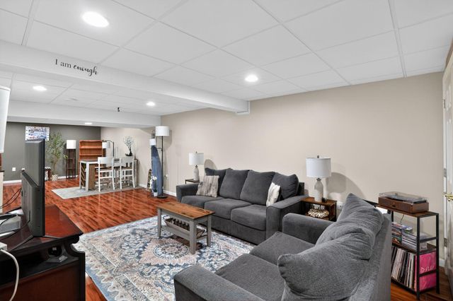 1307 HARNESS LN, Chester Springs, PA 19425