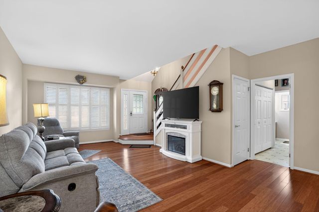 1307 HARNESS LN, Chester Springs, PA 19425