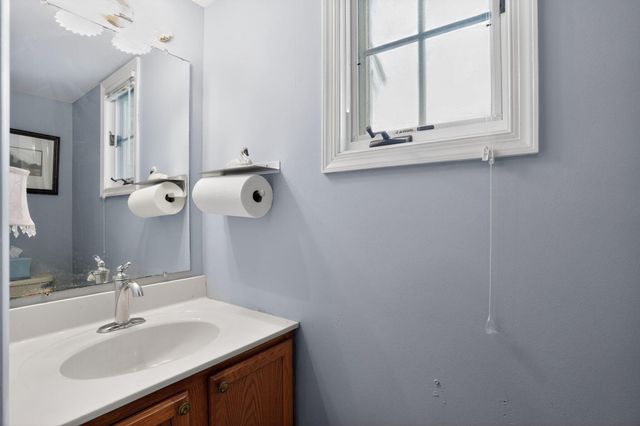 1307 HARNESS LN, Chester Springs, PA 19425