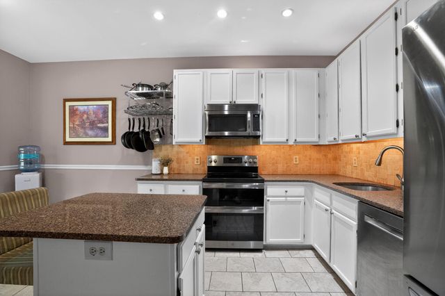 1307 HARNESS LN, Chester Springs, PA 19425