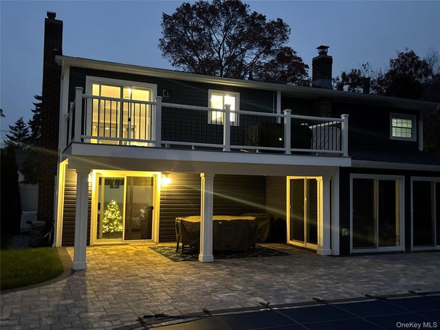 52 41st Street, Islip, NY 11751