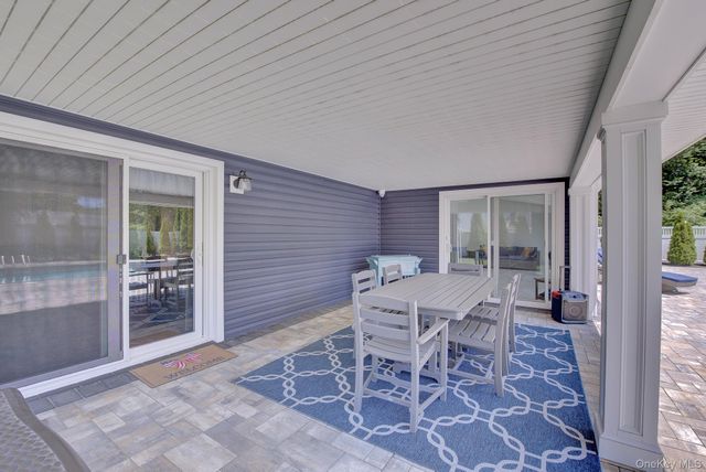 52 41st Street, Islip, NY 11751