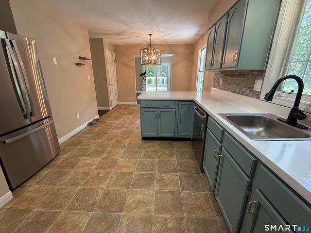 436 Tiffany Lane, Bristol, CT 06010