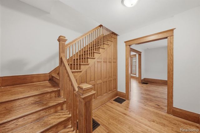 99 South Avenue, Mount Clemens, MI 48043
