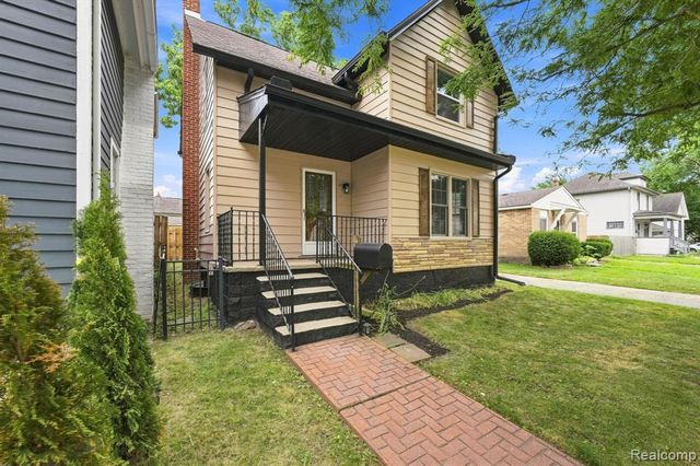 99 South Avenue, Mount Clemens, MI 48043