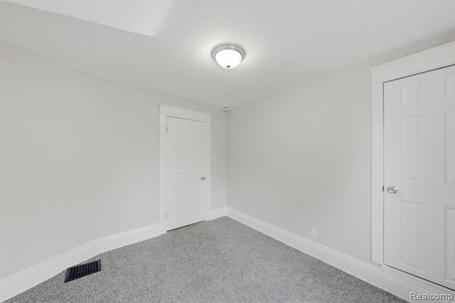 99 South Avenue, Mount Clemens, MI 48043