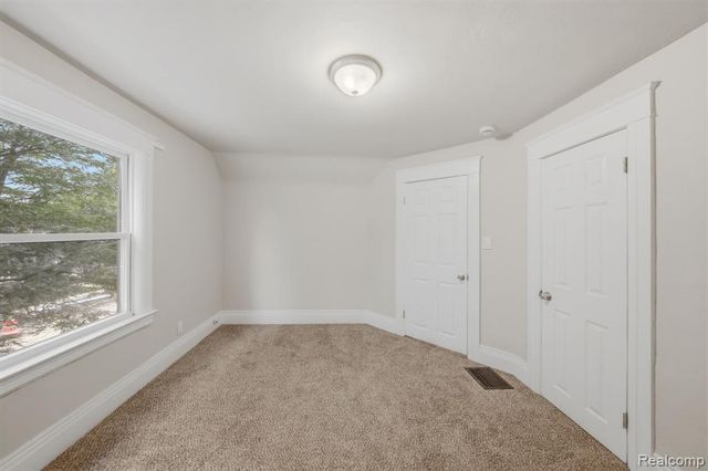 99 South Avenue, Mount Clemens, MI 48043