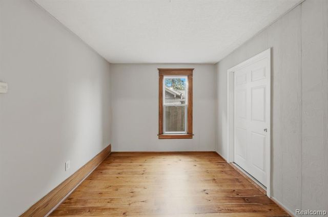 99 South Avenue, Mount Clemens, MI 48043