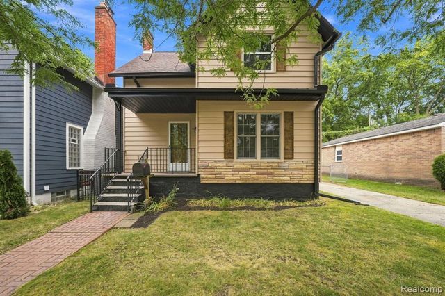 99 South Avenue, Mount Clemens, MI 48043