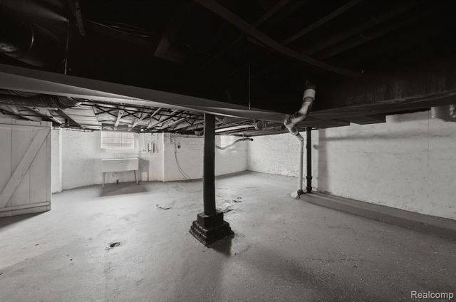99 South Avenue, Mount Clemens, MI 48043