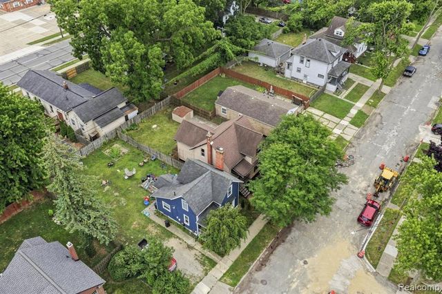 99 South Avenue, Mount Clemens, MI 48043