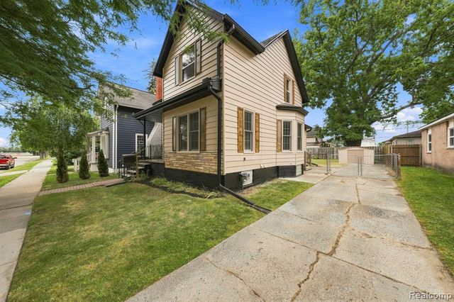 99 South Avenue, Mount Clemens, MI 48043