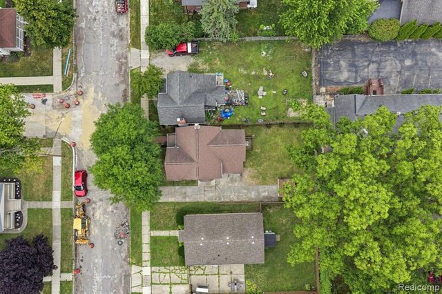 99 South Avenue, Mount Clemens, MI 48043