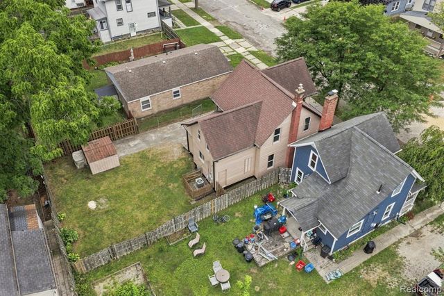 99 South Avenue, Mount Clemens, MI 48043