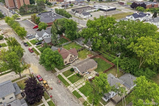 99 South Avenue, Mount Clemens, MI 48043