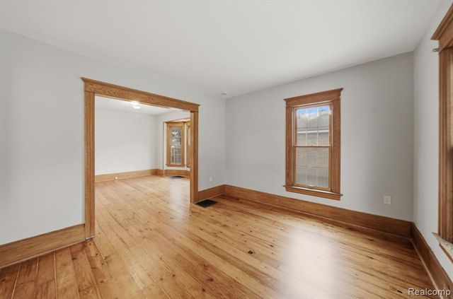 99 South Avenue, Mount Clemens, MI 48043