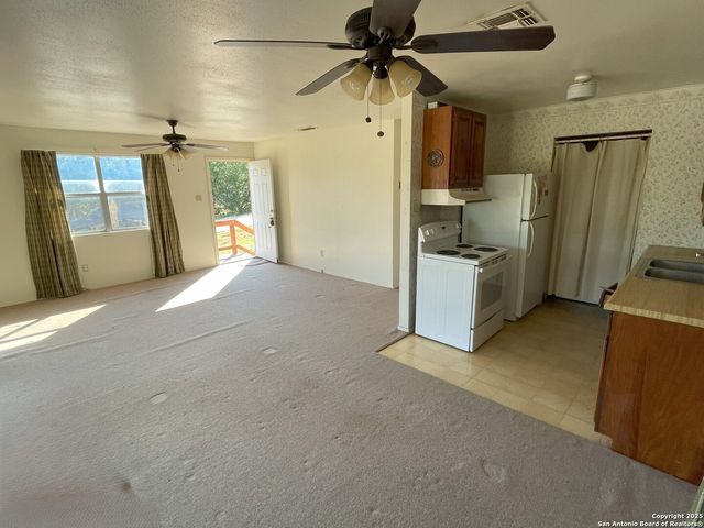 173 Water Oak, Canyon Lake, TX 78133