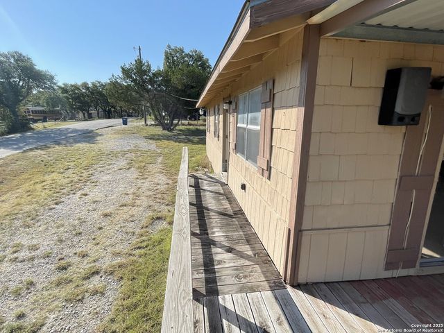 173 Water Oak, Canyon Lake, TX 78133