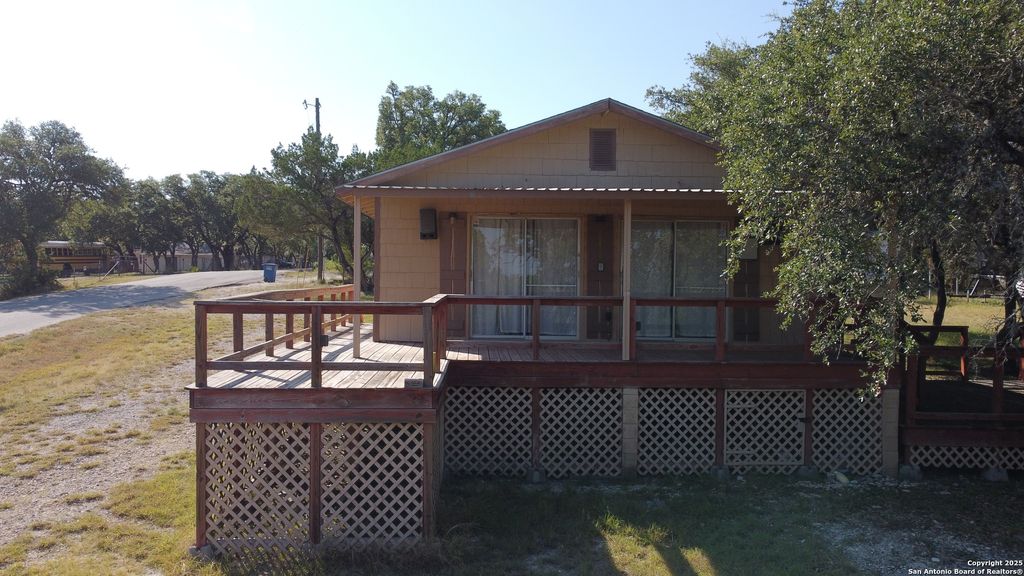 173 Water Oak, Canyon Lake, TX 78133