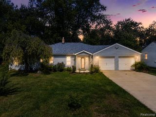 1832 Tamm Avenue, Rochester Hills, MI 48309