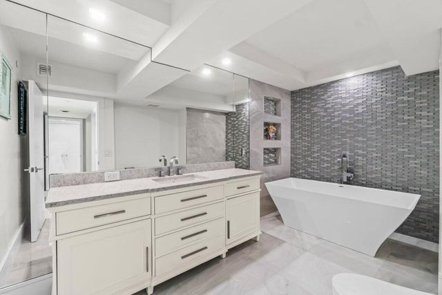 3211 S Ocean Boulevard 802, Highland Beach, FL 33487