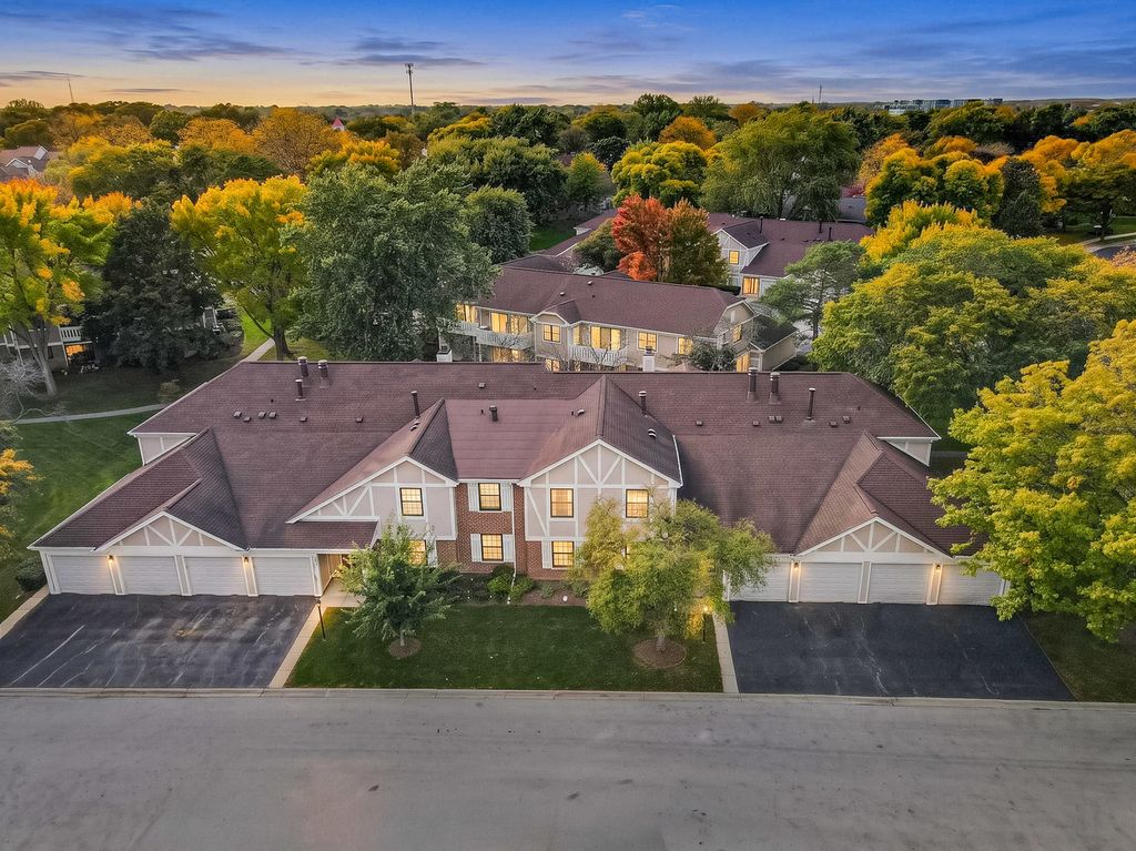 576 Greystone Lane C-2, Wheeling, IL 60090 — photo 2