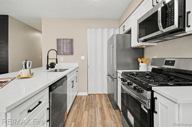 27701 Roy Street, Saint Clair Shores, MI 48081