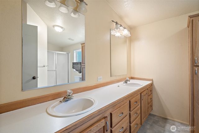 11 SE Fuchsia Avenue, Shelton, WA 98584