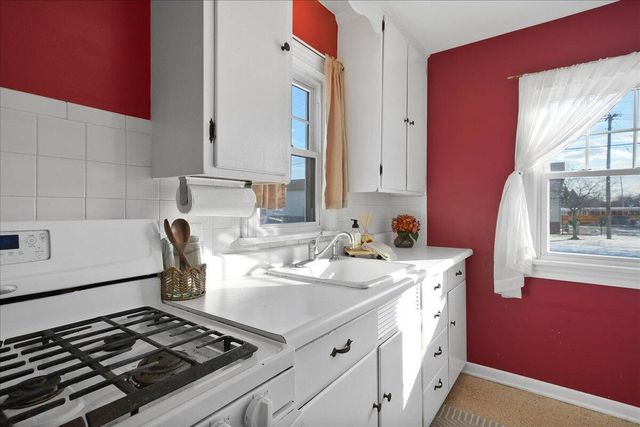 1102 Lafayette Street, Valparaiso, IN 46383