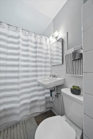 1102 Lafayette Street, Valparaiso, IN 46383