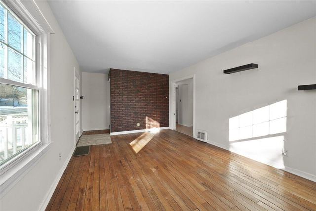 1102 Lafayette Street, Valparaiso, IN 46383