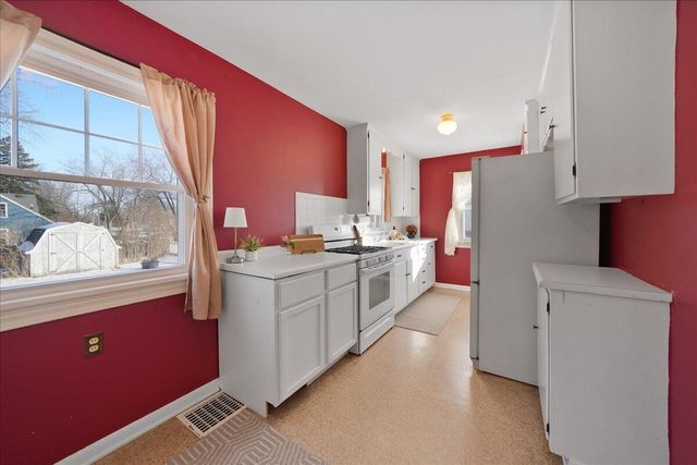 1102 Lafayette Street, Valparaiso, IN 46383