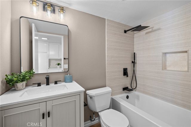 6201 Shoup 67, Woodland Hills, CA 91367