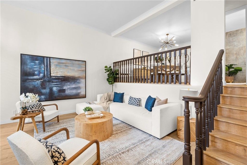 Image 1 of property listing at 6201 Shoup 67, Woodland Hills, CA 91367