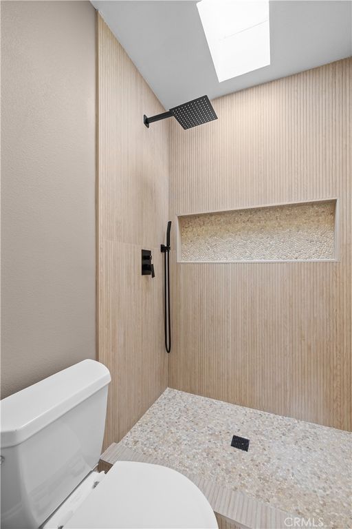 Image 15 of property listing at 6201 Shoup 67, Woodland Hills, CA 91367