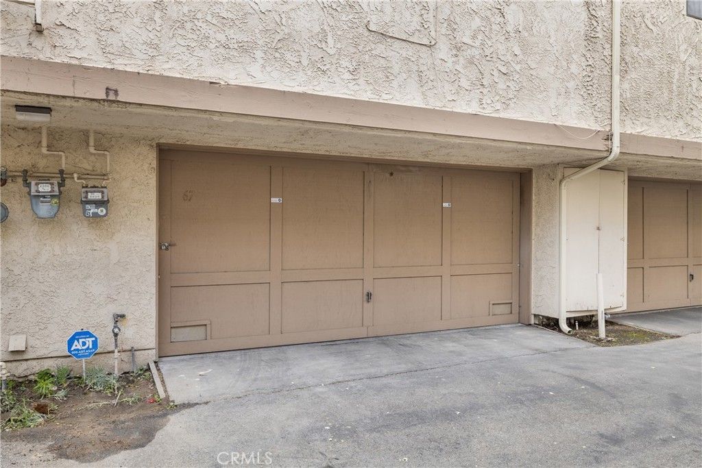 Image 23 of property listing at 6201 Shoup 67, Woodland Hills, CA 91367