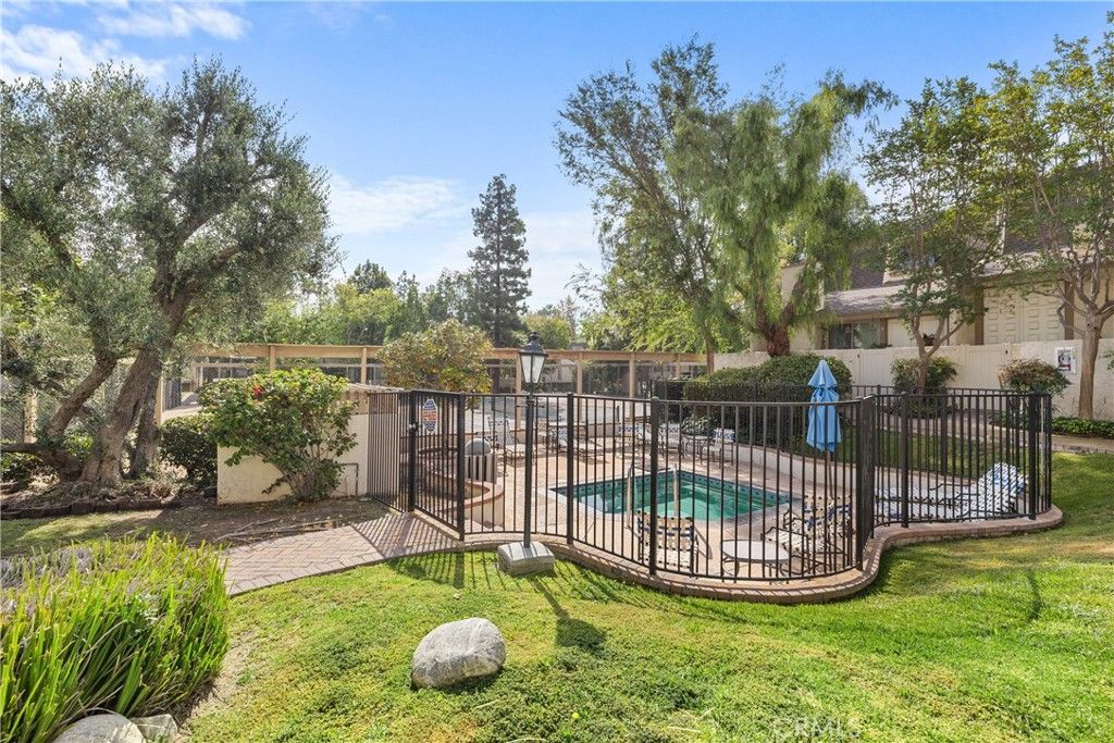 Image 27 of property listing at 6201 Shoup 67, Woodland Hills, CA 91367