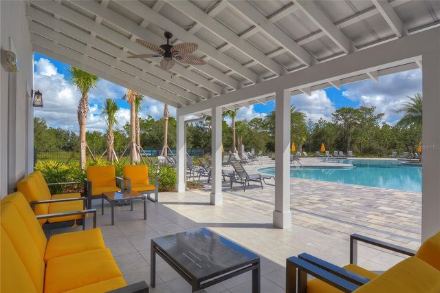 5460 WARRINGTON TOWN PATH, Wesley Chapel, FL 33545