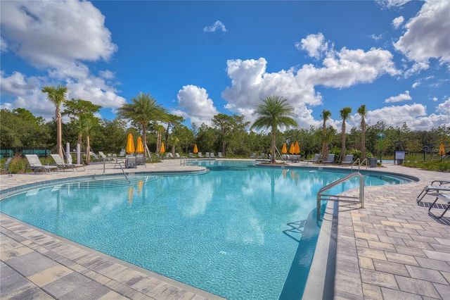 5460 WARRINGTON TOWN PATH, Wesley Chapel, FL 33545