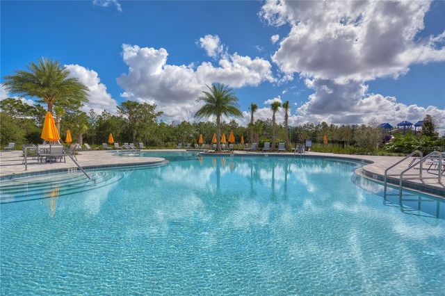 5460 WARRINGTON TOWN PATH, Wesley Chapel, FL 33545