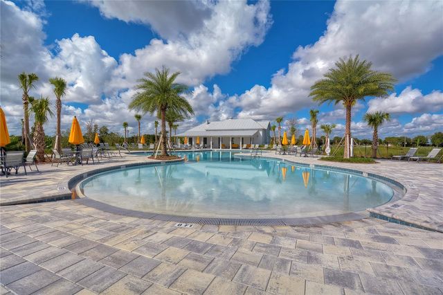 5460 WARRINGTON TOWN PATH, Wesley Chapel, FL 33545