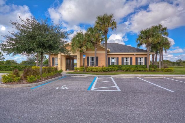 5460 WARRINGTON TOWN PATH, Wesley Chapel, FL 33545