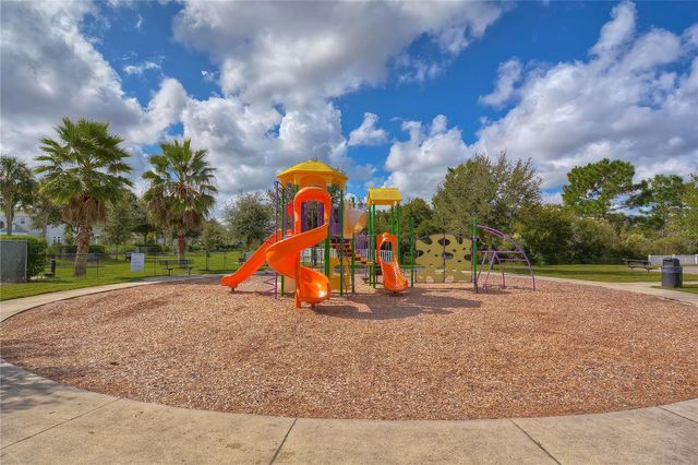 5460 WARRINGTON TOWN PATH, Wesley Chapel, FL 33545