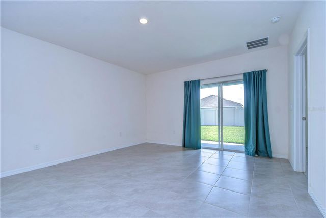 5460 WARRINGTON TOWN PATH, Wesley Chapel, FL 33545