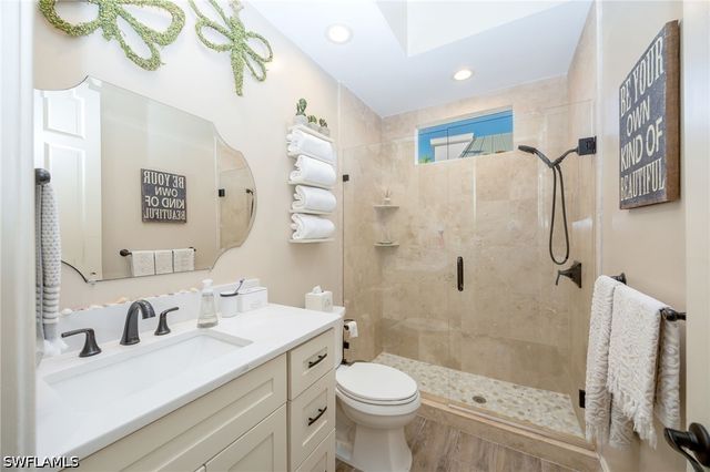 8137 Ronda CT, Naples, FL 34109